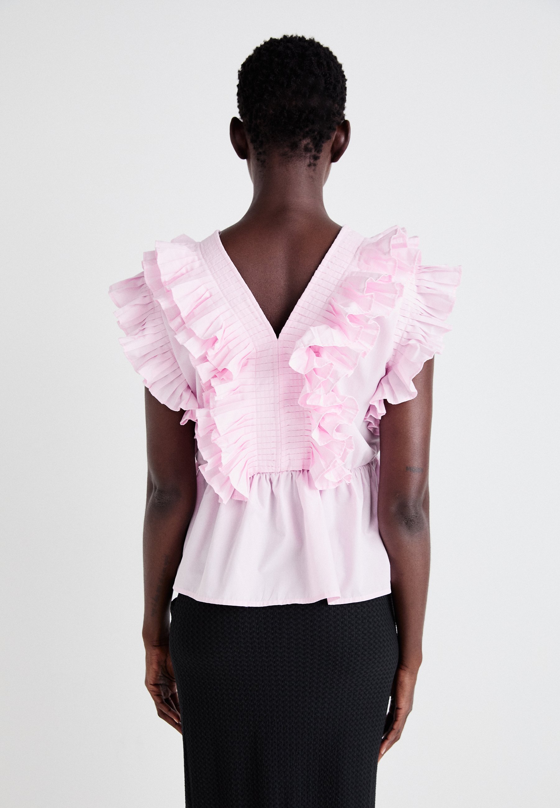 売れ筋商品|||ヤス Tシャツ レディース トップス YASRUNA RUFFLE - Blouse - della robbia blue YAS YASRUNA RUFFLE - Blouse - black - Zalando