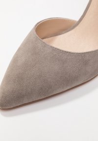 Pier One Klasické lodičky - grey
