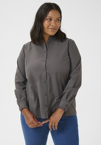 Unselected, black oyster
