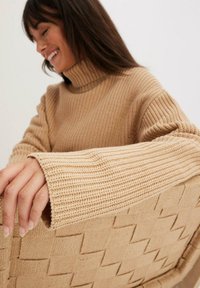 bonprix ROLLKRAGEN - Maglione - beige