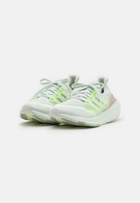 adidas Performance ULTRABOOST LIGHT - Hardloopschoenen voor op de weg - crystal jade/zero metallic/green spark