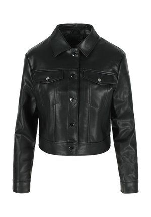 Schwarze, kurz geschnittene Lederjacke mit spitzem Kragen, Druckknopfverschluss und zwei Brusttaschen mit Klappen. Glatte Textur mit taillierter Passform.