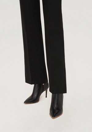 Kazar, Boots à talons - black