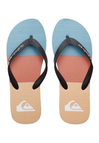 Moniväriset flip-flopit, joissa on säikähtävä kuvio sinisessä, korallinvärisessä ja oranssissa, mustat kumihihnat sekä valkoinen logo pohjassa.