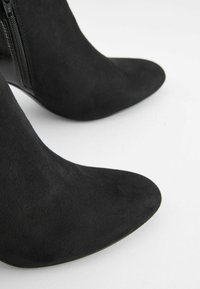 Next FOREVER COMFORTÂ® ROUND TOE SHOE BOOTS - Poolsaapad - black