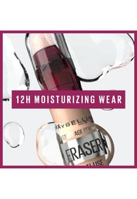 Correttore Maybelline Instant Age Rewind, con una bottiglia di plastica trasparente dotata di un tappo rosso, applicatore a spugna e un design del testo accentuato.