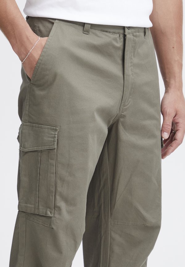 SDJOE REGULAR FIT - Cargo trousers - dusty olive4