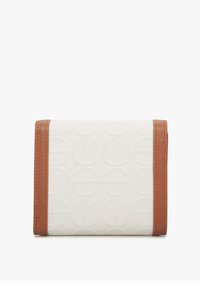 Bílá peněženka s embosovaným kruhovým vzorem a hnědými koženými akcenty. Má obdélníkový tvar a texturovaný povrch. Kompaktní design.
