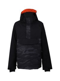 Chaqueta con capucha en camuflaje negro y gris oscuro, con un bolsillo de solapa en la parte frontal y un forro interior de capucha en color naranja brillante.
