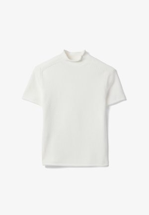 Weißer Kurzarmpullover mit hohem Ausschnitt, feiner Strickstruktur, nahtlosen Schultern und dezenten vertikalen Rippenmustern.