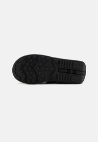 Nike Sportswear AIR MAX FURYOSA SE - Sportbačiai - black/metallic dark grey/anthracite