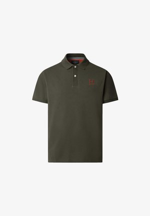 Olivgrünes Poloshirt aus Baumwolle mit klassischem Kragen, zwei Knöpfen und einem roten, aufgestickten "H"-Logo auf der Brust.