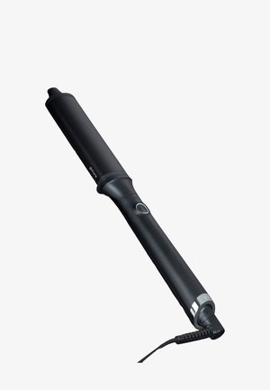 Fer à boucler électrique noir avec bouton d'alimentation et cordon rotatif sur fond blanc.