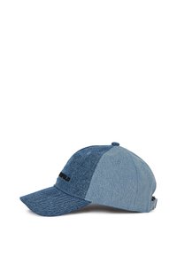 Denim cepure ar divu toņu dizainu - tumši un gaiši zilu, izliekts vizieris, regulējama siksna un izšūta logo priekšpusē.