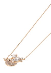 Aranyszínű nyaklánc, átlátszó és csillogó kövekkel díszített, vegyes formájú medállal, finom láncon, kis gyűrűkkel.