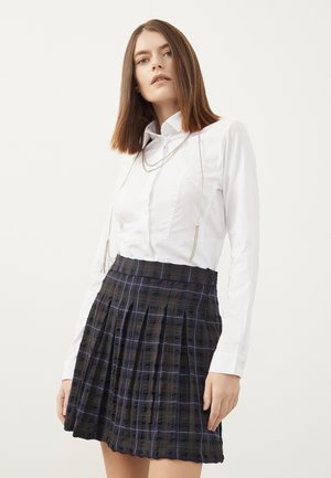 LONG SLEEVE - Button-down blouse - white