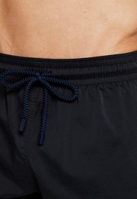 Vilebrequin MAN - Bañador corto - black