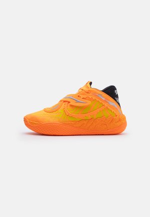 Puma MB05 COLLAB UNISEX - Basketballschuh - heat fire/lux lime
