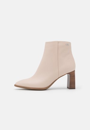 Kotníková obuv - off-white