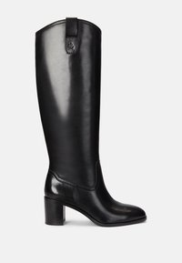 Carla Boot Black