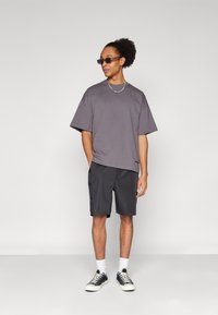 YOURTURN by Zalando SNAPS BUTTON TRICOT UNISEX - Shorts - black