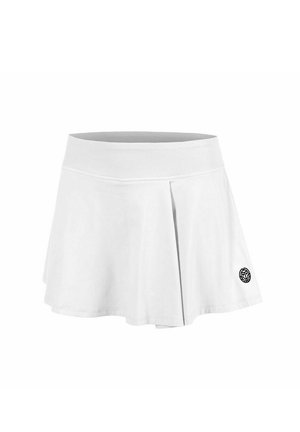 Weißer plissierter Tennisrock mit breitem, strukturiertem Bund und kleinem schwarzem Rundlogo nahe dem Saum auf der rechten Seite.