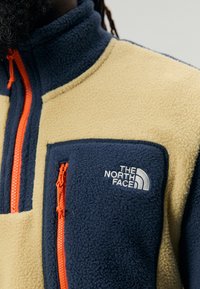 The North Face M YUMIORI 1/4 ZIP - Flisinis džemperis - khaki stone/summit navy