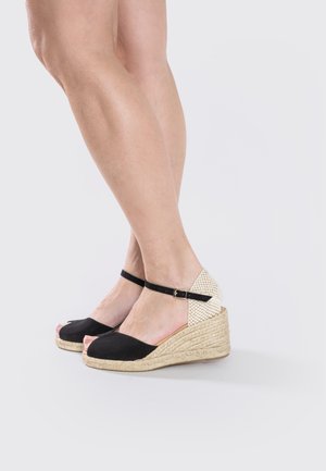 AITANA - Alpargatas - black