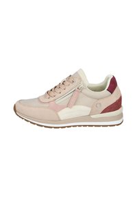Zapatillas de deporte en rosa claro y crema, con materiales de ante y textil, que cuentan con una suela de goma, diseño de cordones y detalles en burdeos.