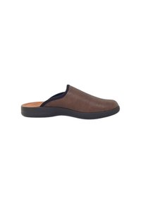 Scarpa slip-on marrone con tomaia testurizzata, accenti elastici neri e suola piatta in gomma, progettata per comfort e facilità d'uso.