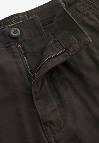 Next REGULAR FIT STRAIGHT LEG STRETCH - Chino hlače - brown