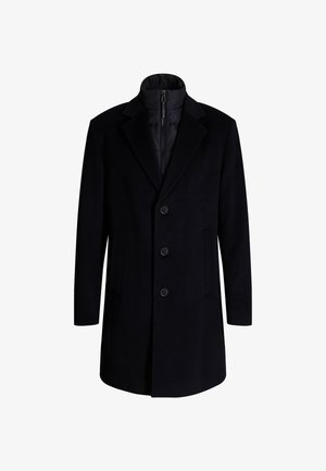 Ciemnoniebieski wełniany płaszcz z wykładanym kołnierzem, zapinany na trzy guziki, z dwiema bocznymi kieszeniami i gładką podszewką.