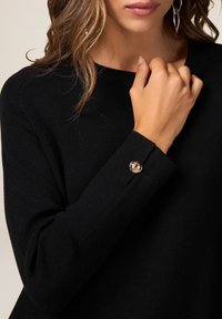 Oltre GIROCOLLO CON BOTTONI - Strickpullover - nero
