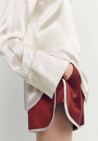 Mango Bluza s gumbima - off-white