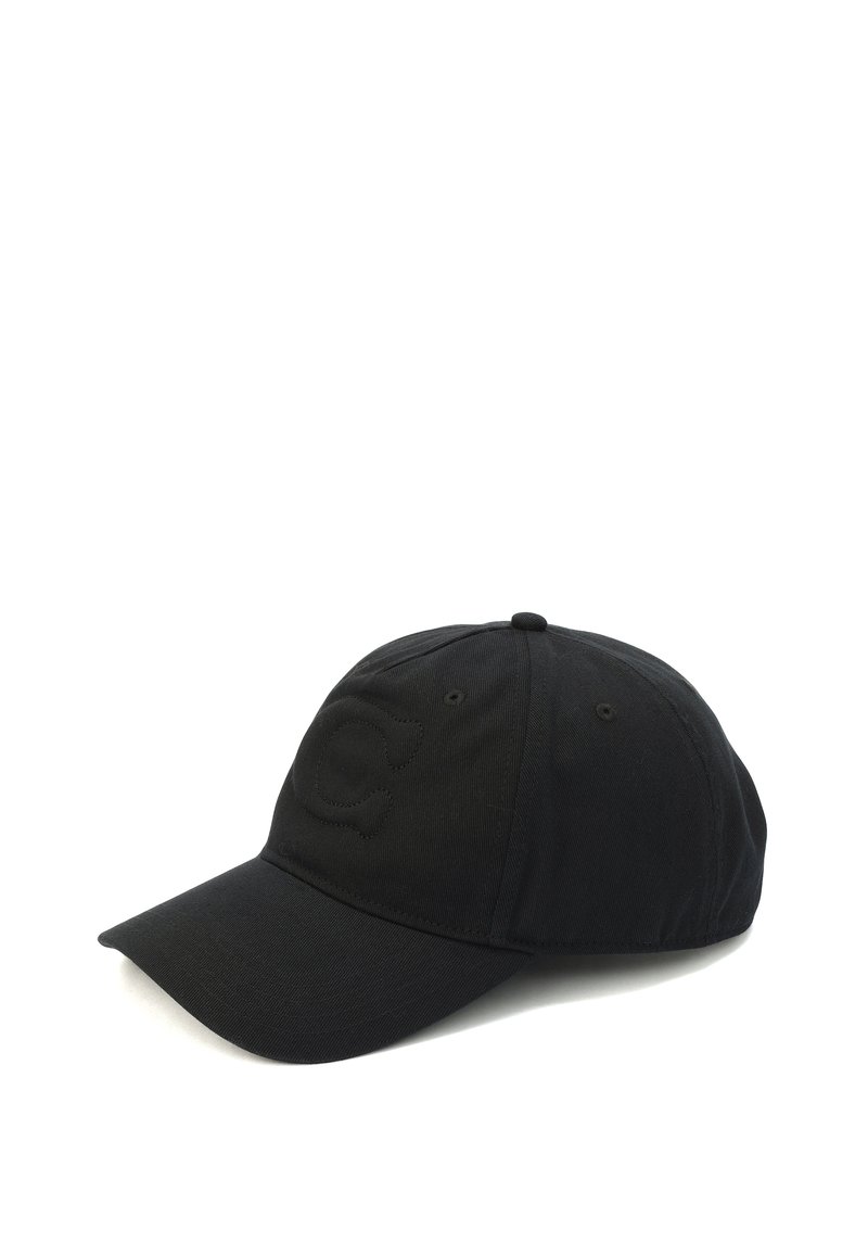 Μαύρο καπέλο μπέιζμπολ από ύφασμα, με σшιμένο λογότυπο μπροστά, καμπύλο γείσο και κατασκευή έξι πάνελ.