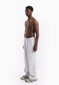 FAVELA DART JOGGER UNISEX - Verryttelyhousut - grey