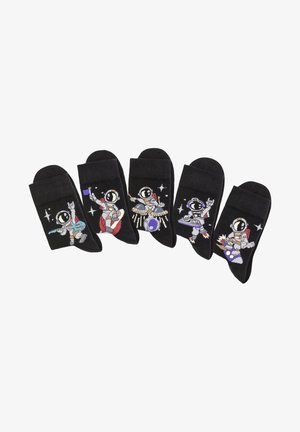 Schwarze Knöchelsocken mit bunten Astronautendesigns, die verschiedene Aktivitäten darstellen, wie das Spielen von Instrumenten und das Winken mit Fahnen, auf jeder Socke.