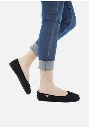 HOHENAU - Chaussons - black