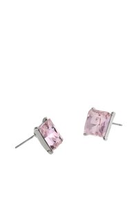 Pendientes de perno con cristal rosa, montados en metal de tono plateado, con forma rectangular y superficies facetadas, y un diseño de simple perno.