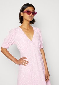Forever New EMILY SKATER MINI DRESS  - Vestido camiseiro - quartz