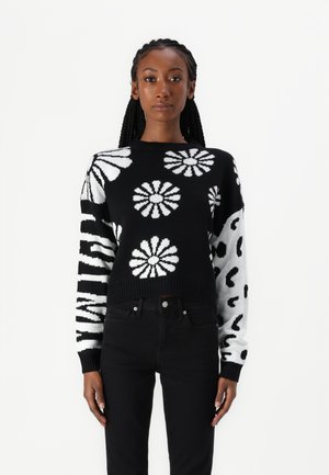 ONLBETTY - Pullover - black