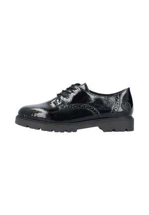 Chaussure en cuir verni noir à lacets avec un bout arrondi, des détails perforés, une surface texturée et une semelle en caoutchouc noir robuste.
