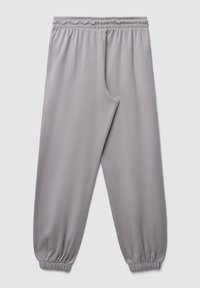 Hellgraue Sweatpants mit elastischem Bund und Bündchen, flach auf einem neutralen Hintergrund präsentiert.