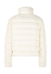 Daunenjacke in Offwhite mit hohem Kragen. Verfügt über strukturierte Seitenpaneele und glattes Gewebe, das eine voluminöse Silhouette bietet.