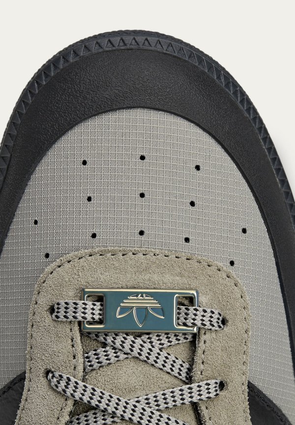 100 THIEVES PALOS HILLS - Trainers2