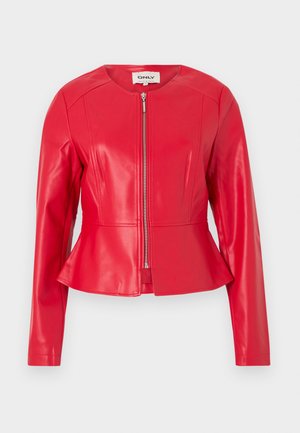 Rode damesjas van imitatieleer met lange mouwen, ronde halslijn, ritssluiting aan de voorkant en licht uitlopende taille detail.