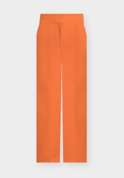Pantalon droit taille haute orange vif uni avec une fermeture dissimulée à l’avant sur un fond clair uni.