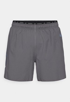 Graue Laufshorts aus leichtem Stoff. Sie verfügen über einen elastischen Bund mit dem Schriftzug "RUNNING" und einen blauen Akzent an der Seite.
