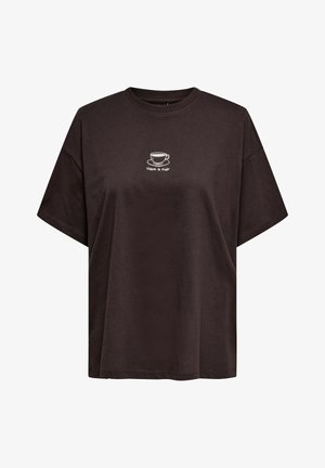 Ciemnobrązowy T-shirt z krótkim rękawem, z małą grafiką białej filiżanki i spodka oraz napisem „Have a cup!” na środku klatki piersiowej.