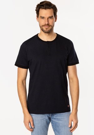 - T-shirt z nadrukiem